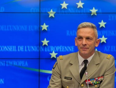 Γαλλία: Ο στρατηγός Φρ. Λεκουάντρ νέος αρχηγός των ΕΔ - Αύξηση του αμυντικού προϋπολογισμού